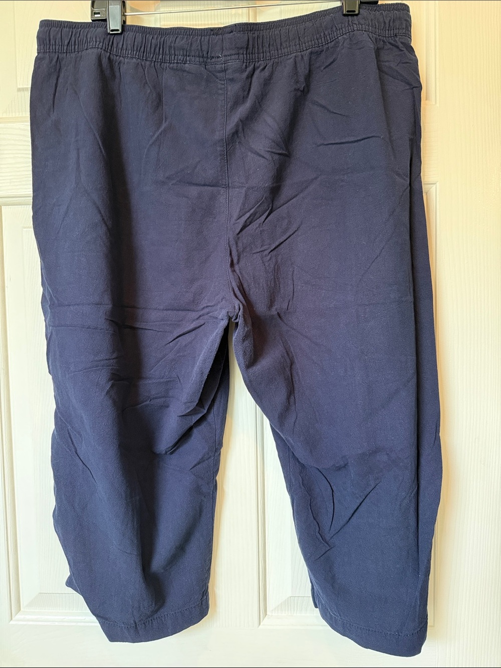 Women’s Croft and Barrow Linen Navy Drawstring Casual Capris - Picture 5 of 5